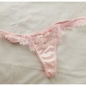 For Love & Lemons Faye Thong Panty NWT Pink Scalloped Lace Spring 2021 XXS 00